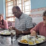 *अपने बीच जिलाधिकारी को पाकर खिले कस्तूरबा की बच्चियों के चेहरे।*