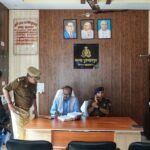 जिलाधिकारी संतोष कुमार शर्मा व पुलिस अधीक्षक सोमेंद्र मीना द्वारा थाना पुरन्दरपुर का औचक निरीक्षण किया गया।